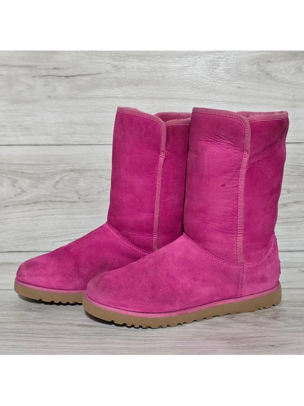 UGG Women’s Fuchsia Suede Mid-Calf Winter Boots SIZE 8